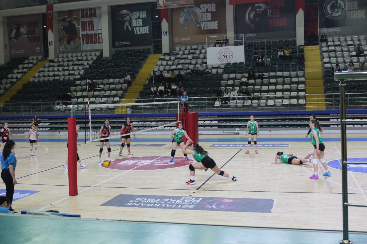 Muğlaspor “Filenin Küçük Kızları” Nefes Kesti 4